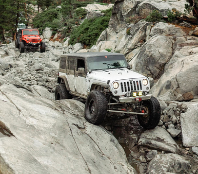 Savvy high-strength Jeep JK bumper for overlanding