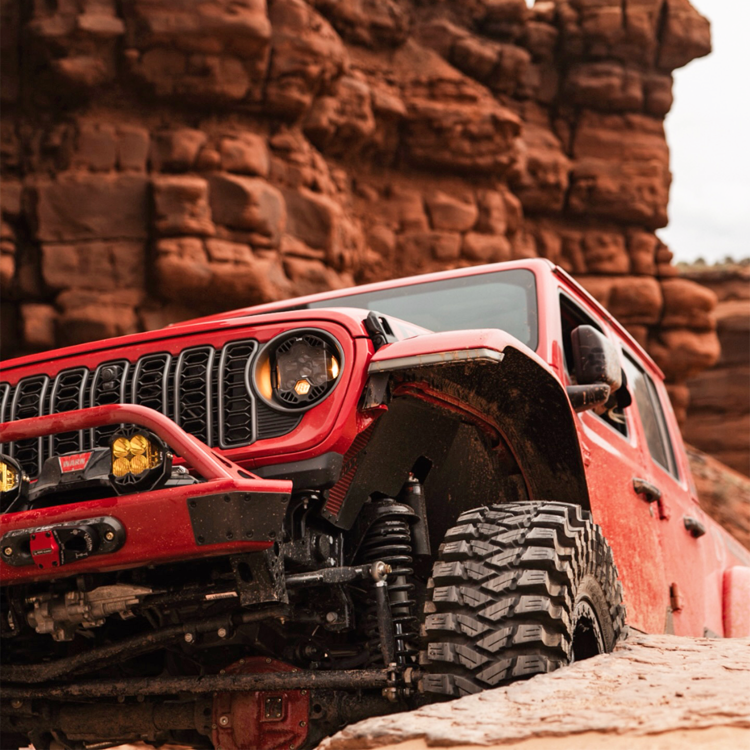 Jeep Wrangler JLU with Savvy LEGACY 6061 aluminum front bumper with hoop installed