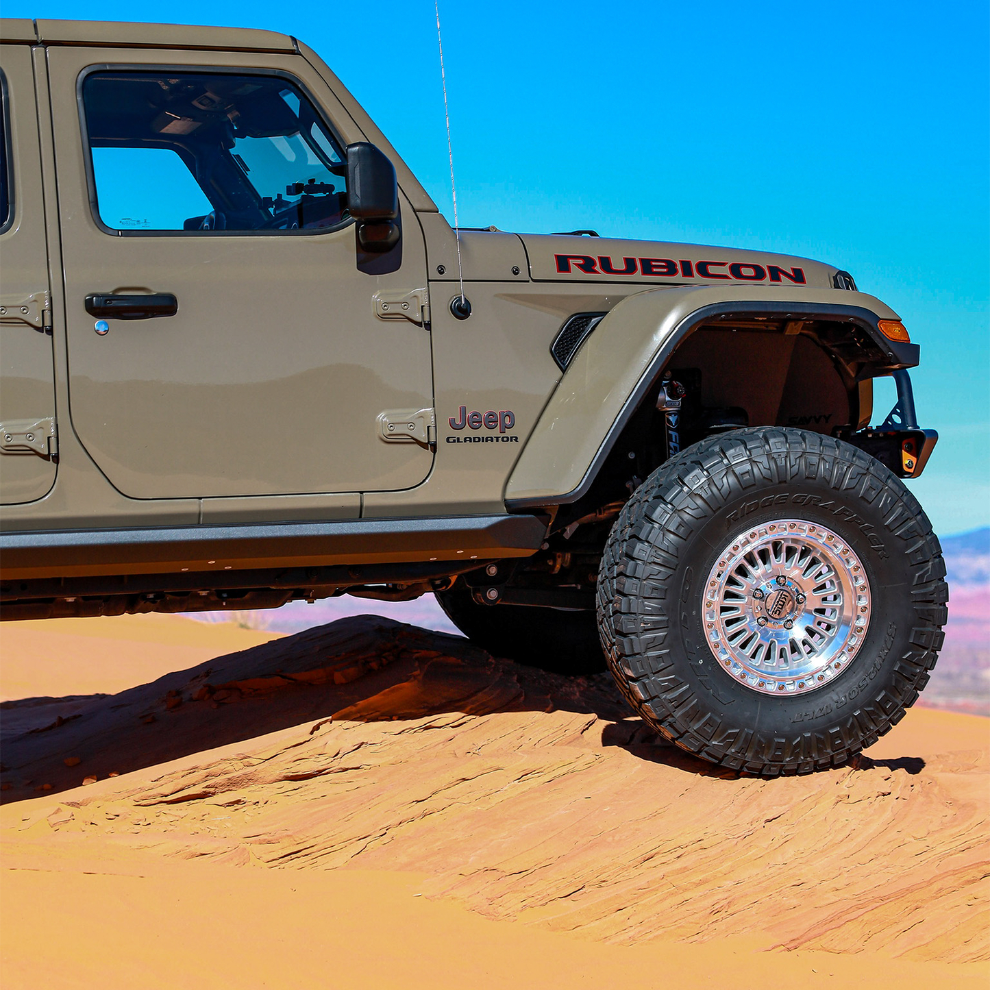 Frame-mounted steel rock sliders for 2020-2026 Jeep Gladiator JT