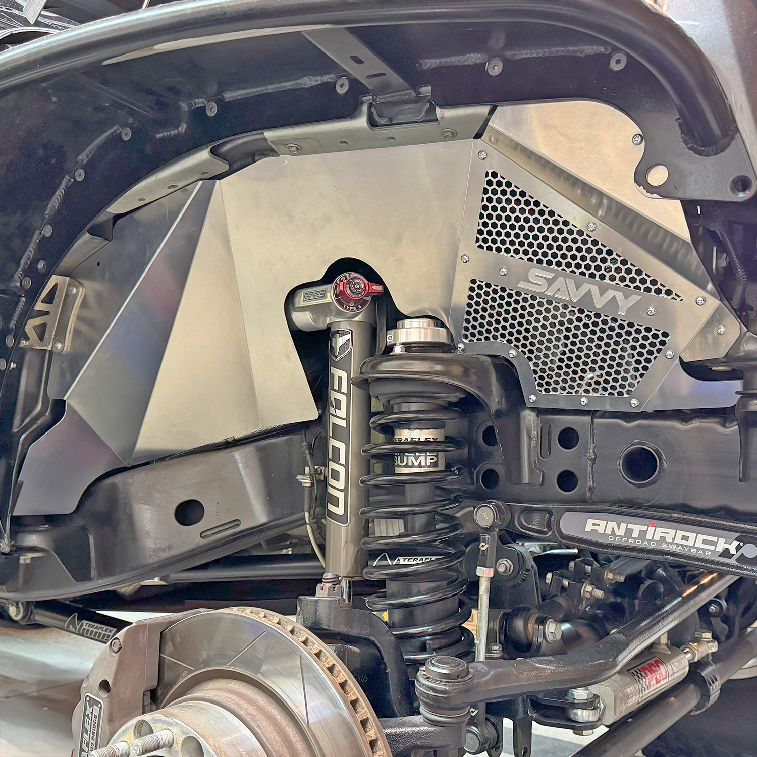 Savvy JK JKU front inner fender with 40 to 42 inch tires at full compression zero tire rub
