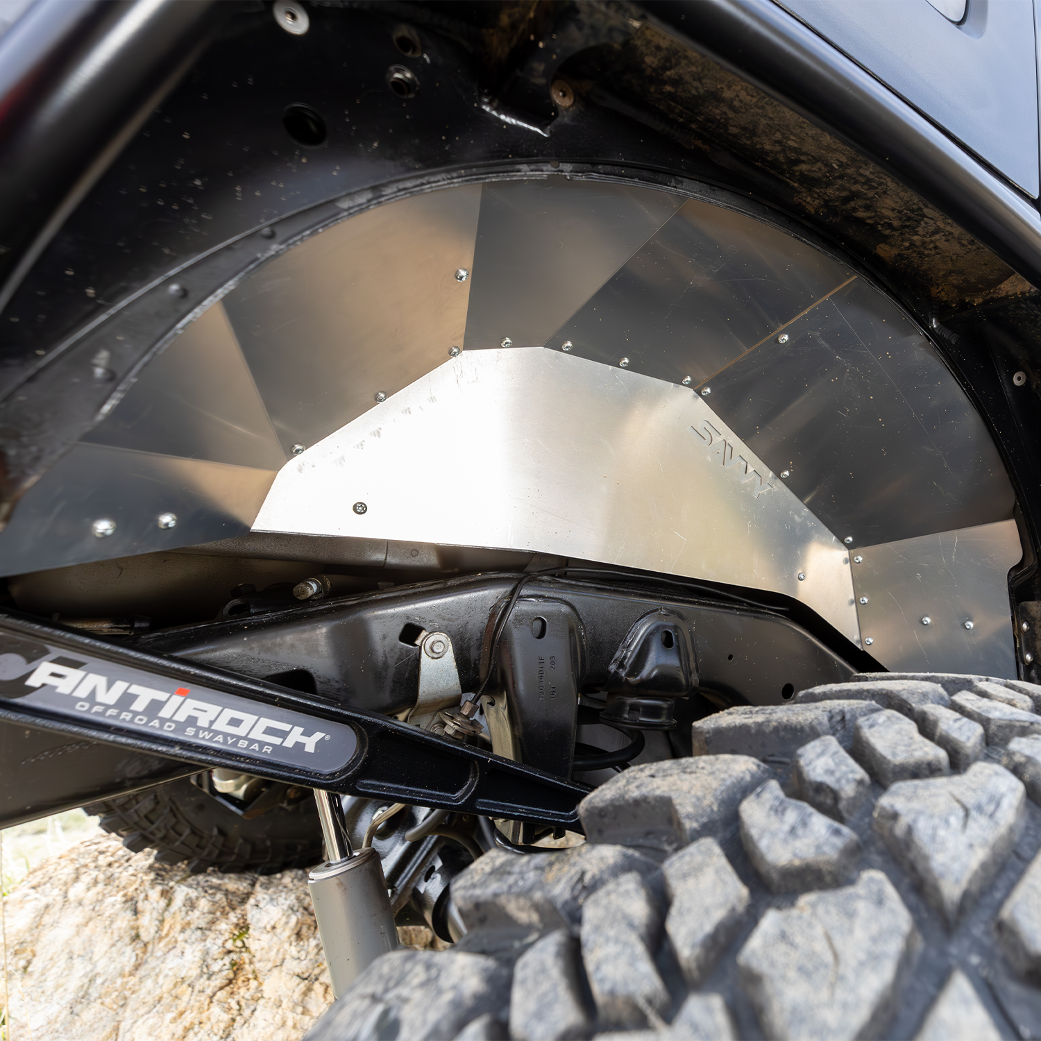 Savvy JK JKU rear inner fender installed 16-gauge aluminum, fuel line wiring protection maximum clearance