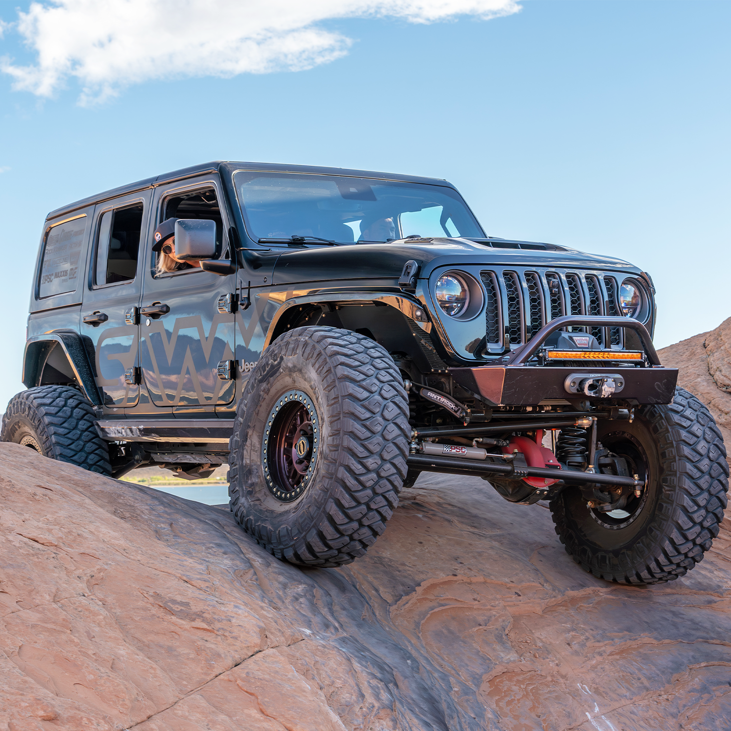 Savvy KRAWLER LITE Essentials Bundle for 2018-2026 Jeep Wrangler JLU with front bumper, rear bumper, and rock sliders.
