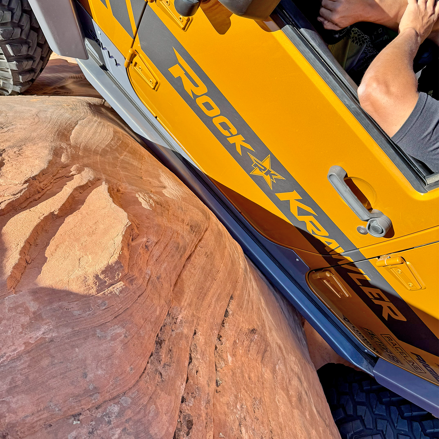 Savvy Krawler Lite weld-on sliders on Jeep Wrangler JKU 4-door, low-profile high-clearance fully boxed 3/16-inch steel brackets