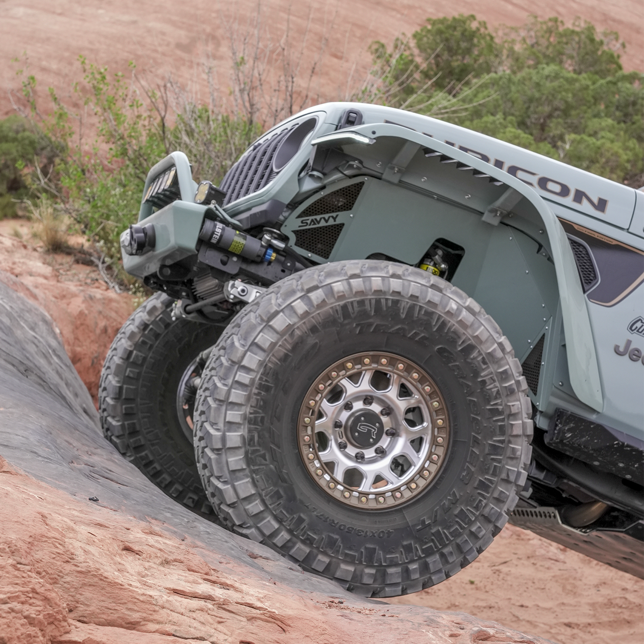 Savvy LEGACY 6061 front bumper with hoop gives the Jeep JL/JLU lightweight protection, improved approach angle, and race-proven winch-ready strength