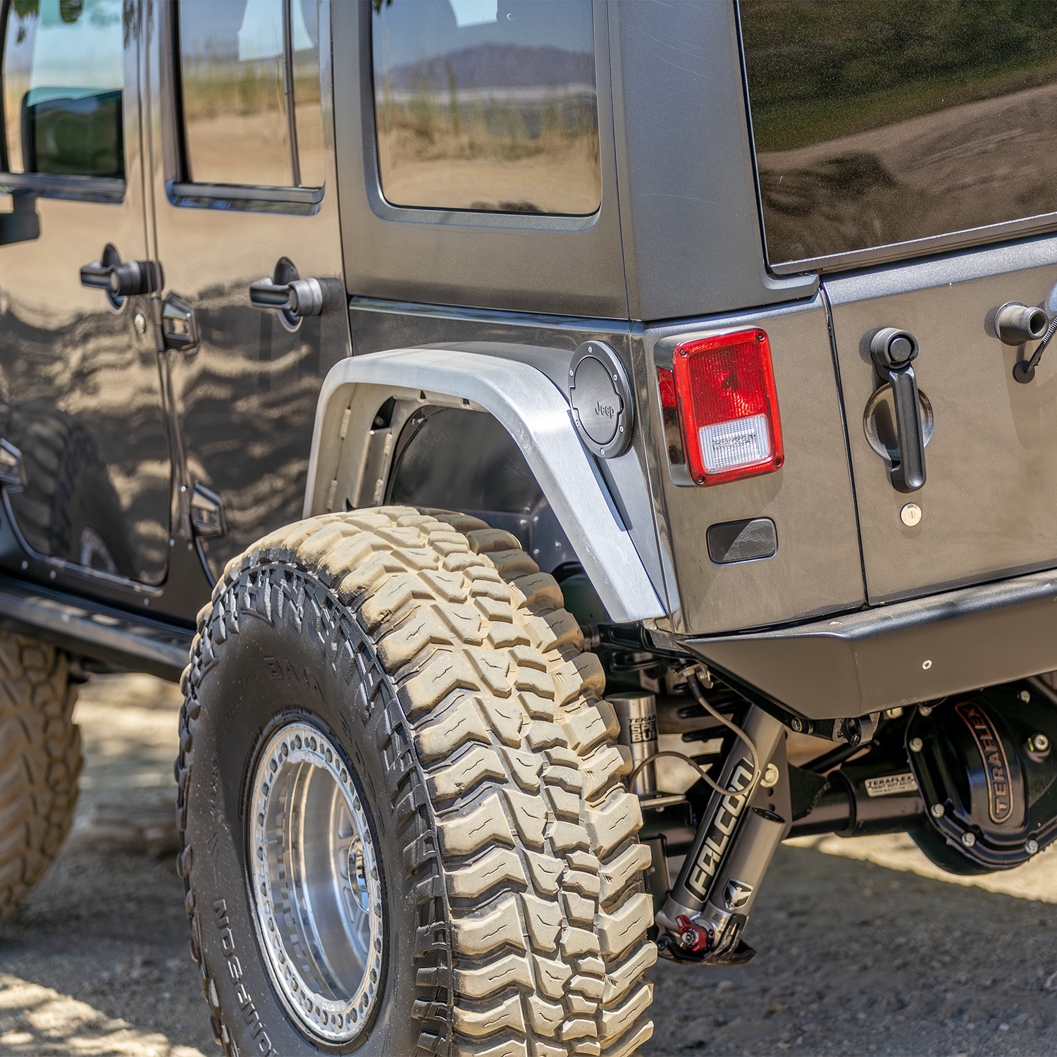 front and rear aluminum fenders for Jeep JKU