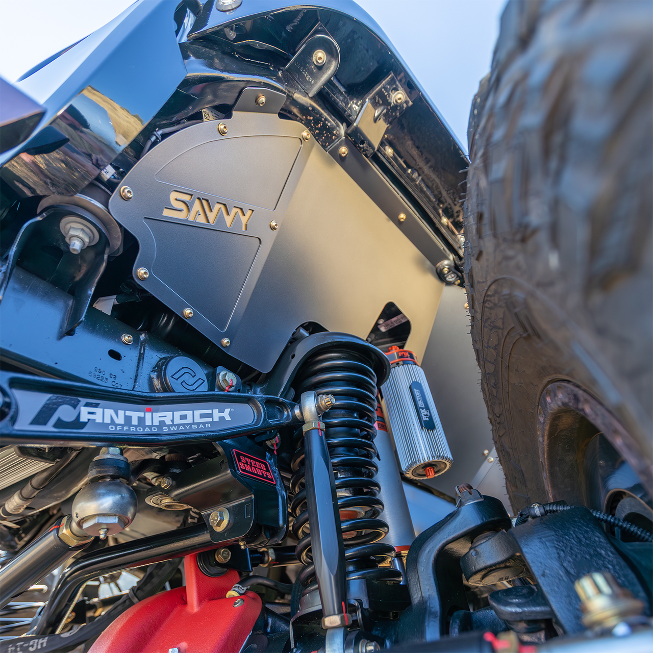 high-clearance aluminum front inner fenders for Jeep JL, JLU, and JT with solid and vented panels for 40 inch tire clearance
