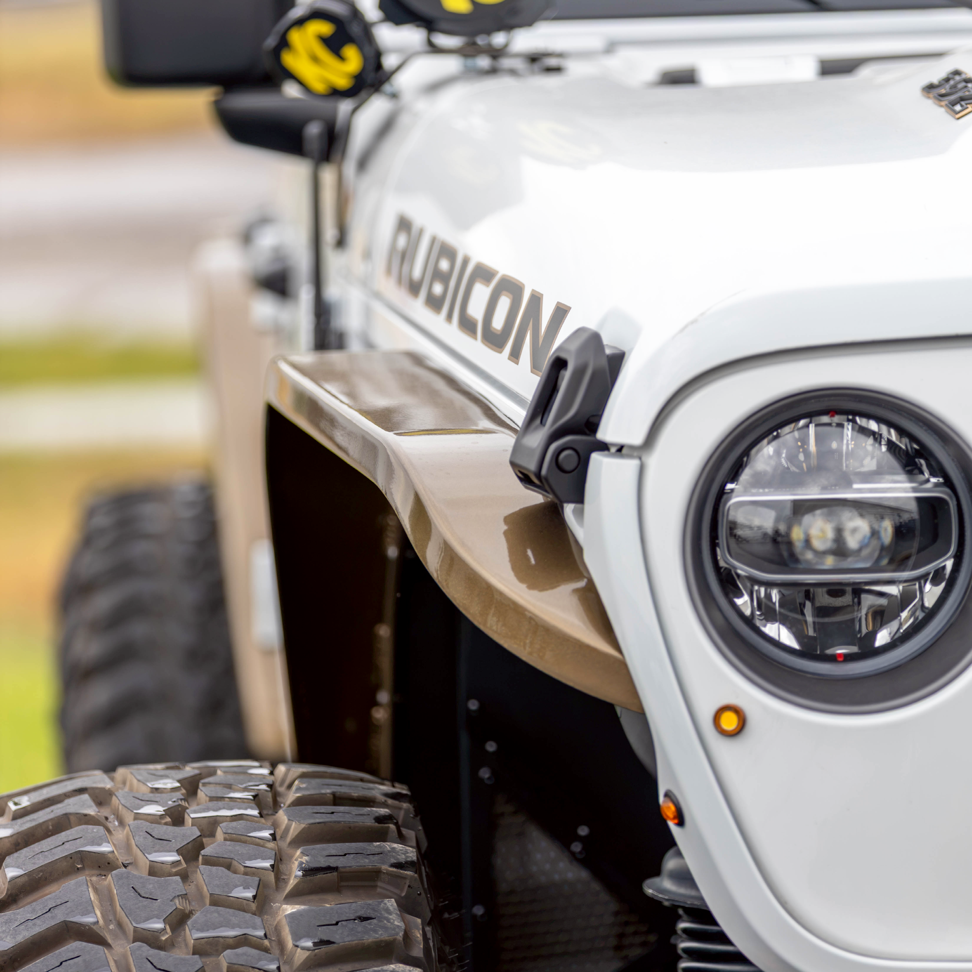 Jeep Wrangler JL with Savvy aluminum ultra highline front fenders