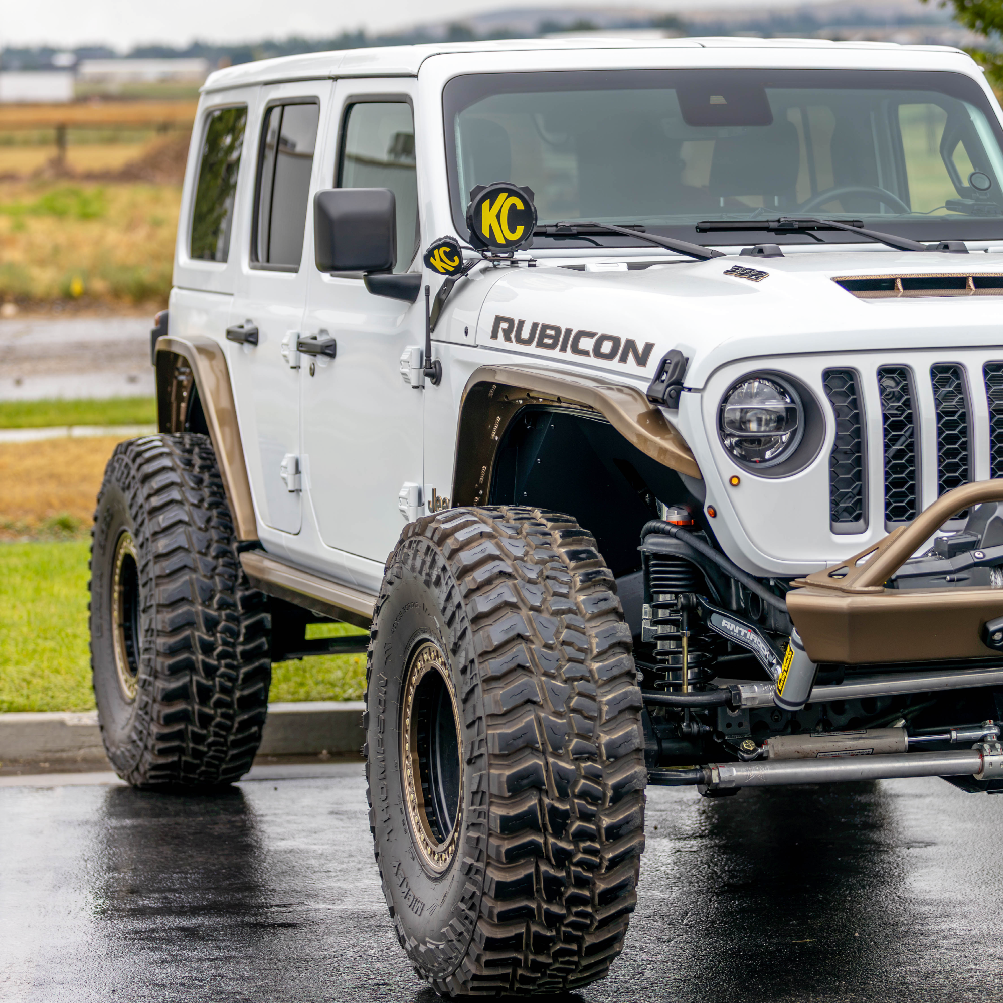 Jeep Wrangler JLU highline fenders providing clearance for 40-inch tires