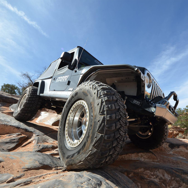 7075 aluminum Jeep TJ control arms with Johnny Joints for maximum articulation