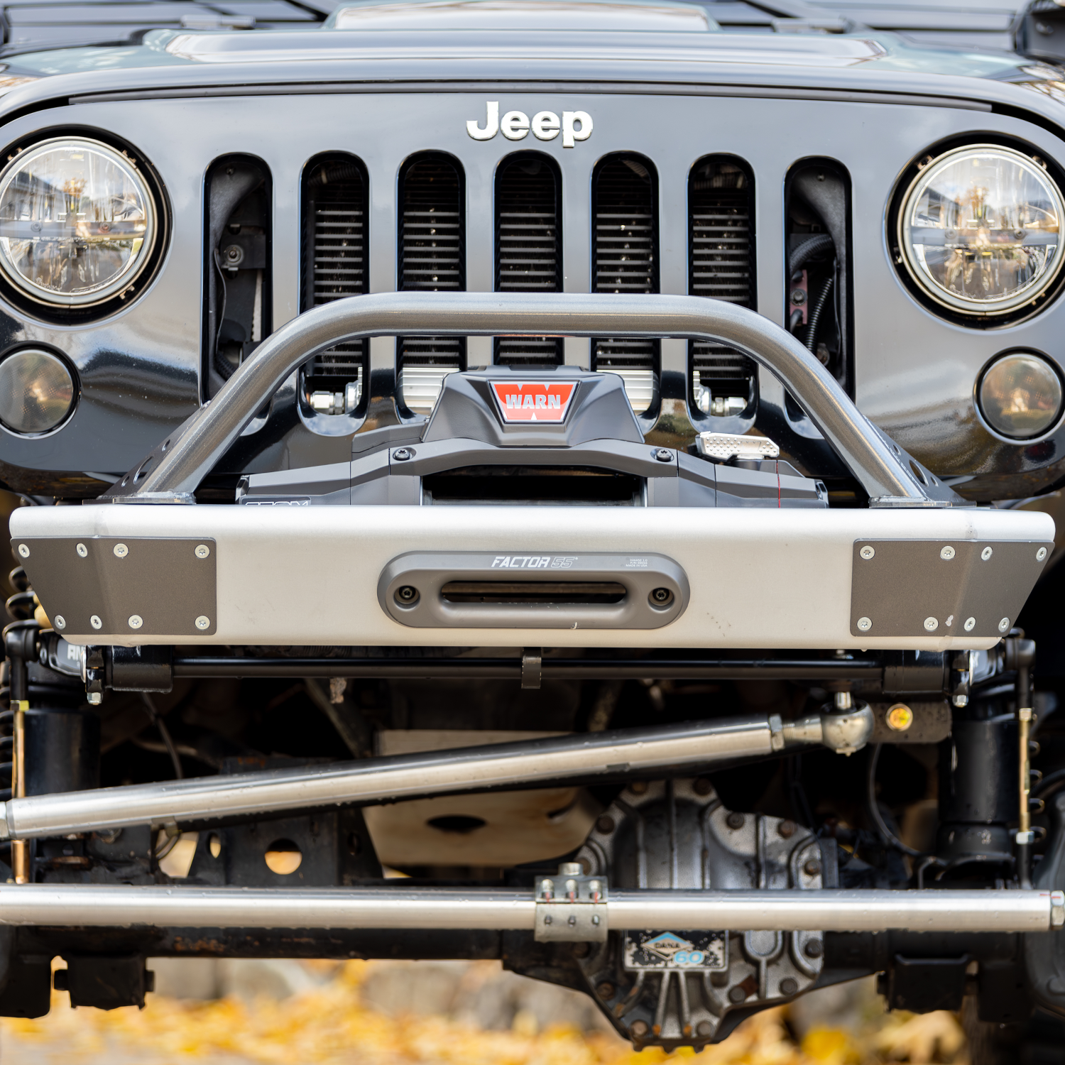low-profile Jeep front bumper with hoop