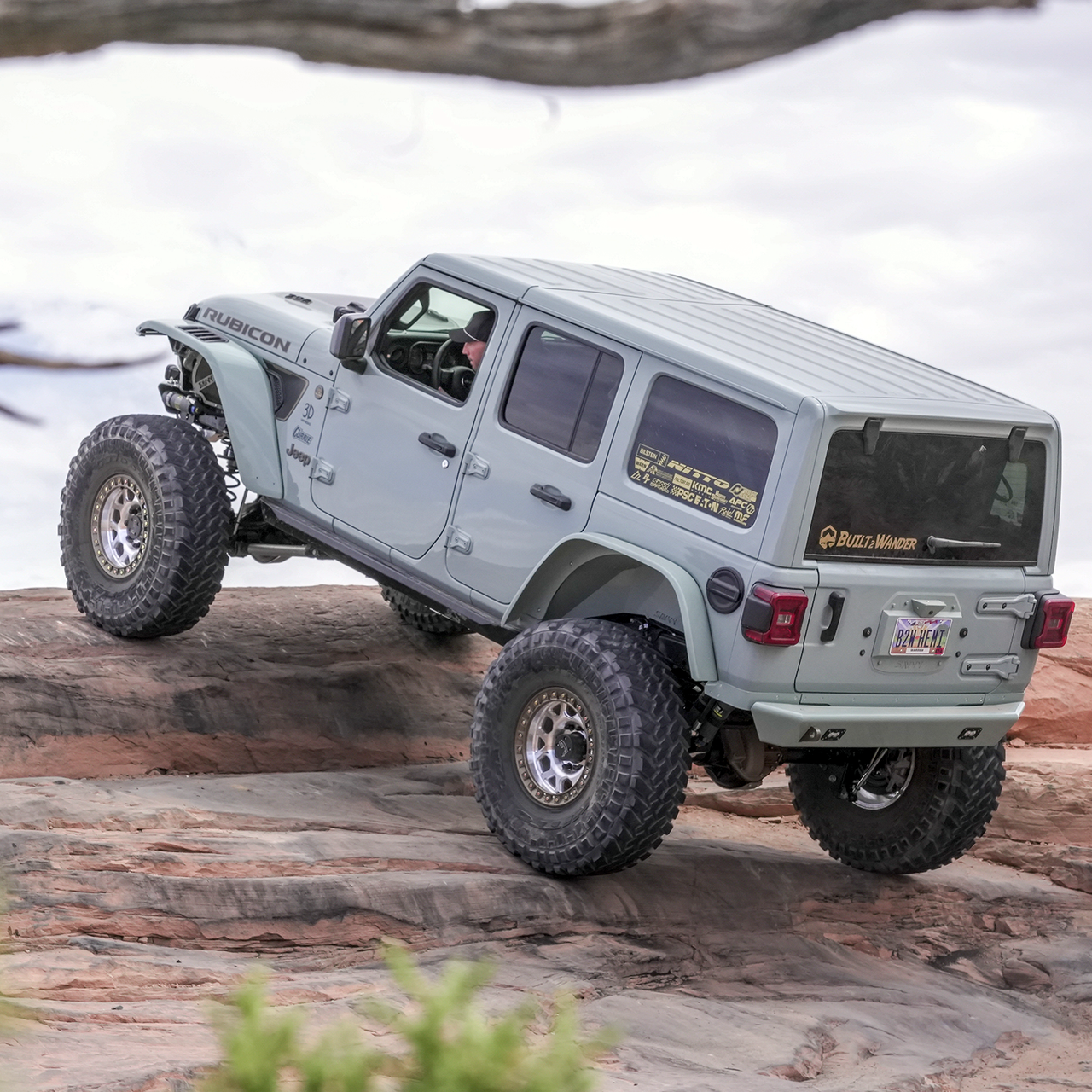 Savvy high-clearance aluminum rear inner fenders for Jeep Wrangler JLU with wiring and fuel line protection for 40 inch tire setups