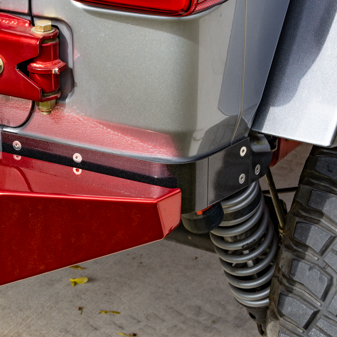 Savvy 6061 aluminum rear trim kit and corner guards for Jeep JL and JLU with high-clearance rear body protection