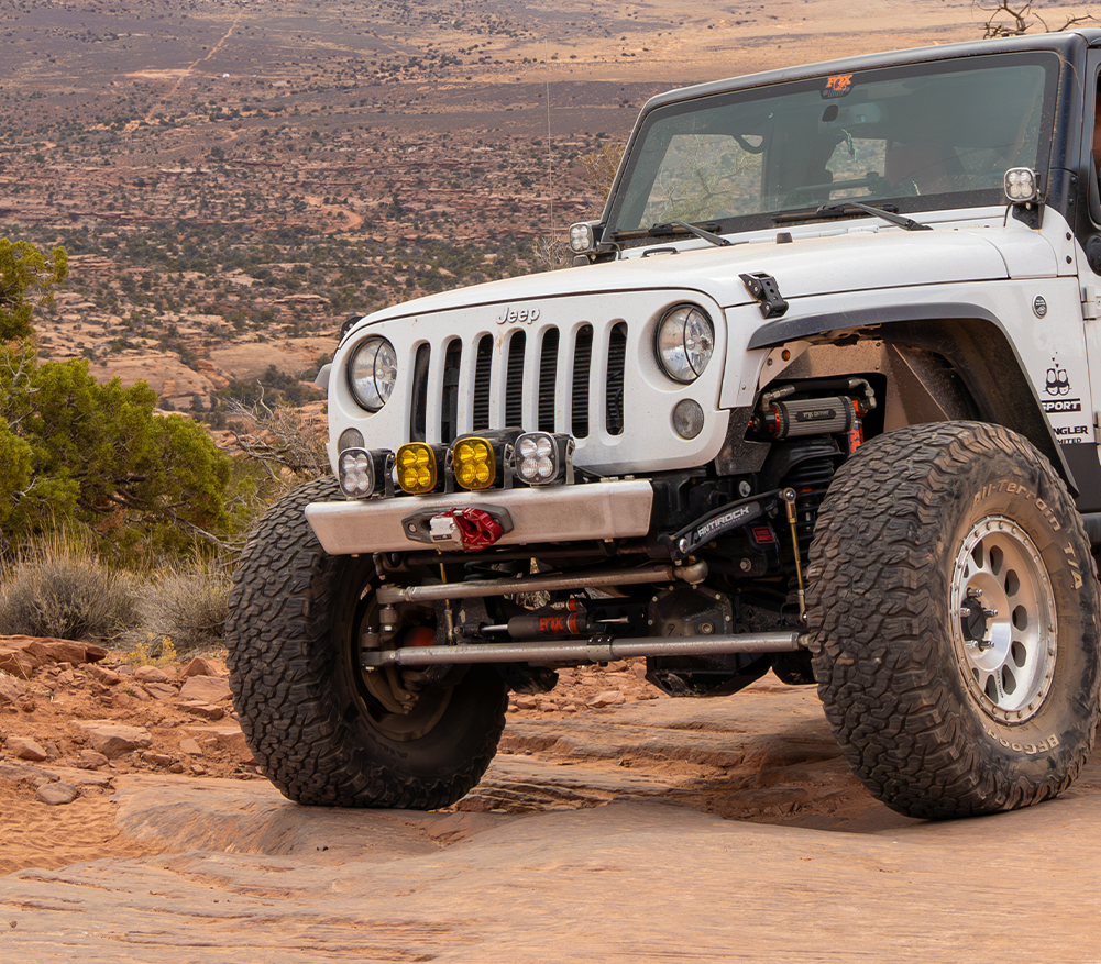 Savvy LEGACY 6061 aluminum front bumper without hoop for Jeep JK and JKU with high-clearance winch-ready protection