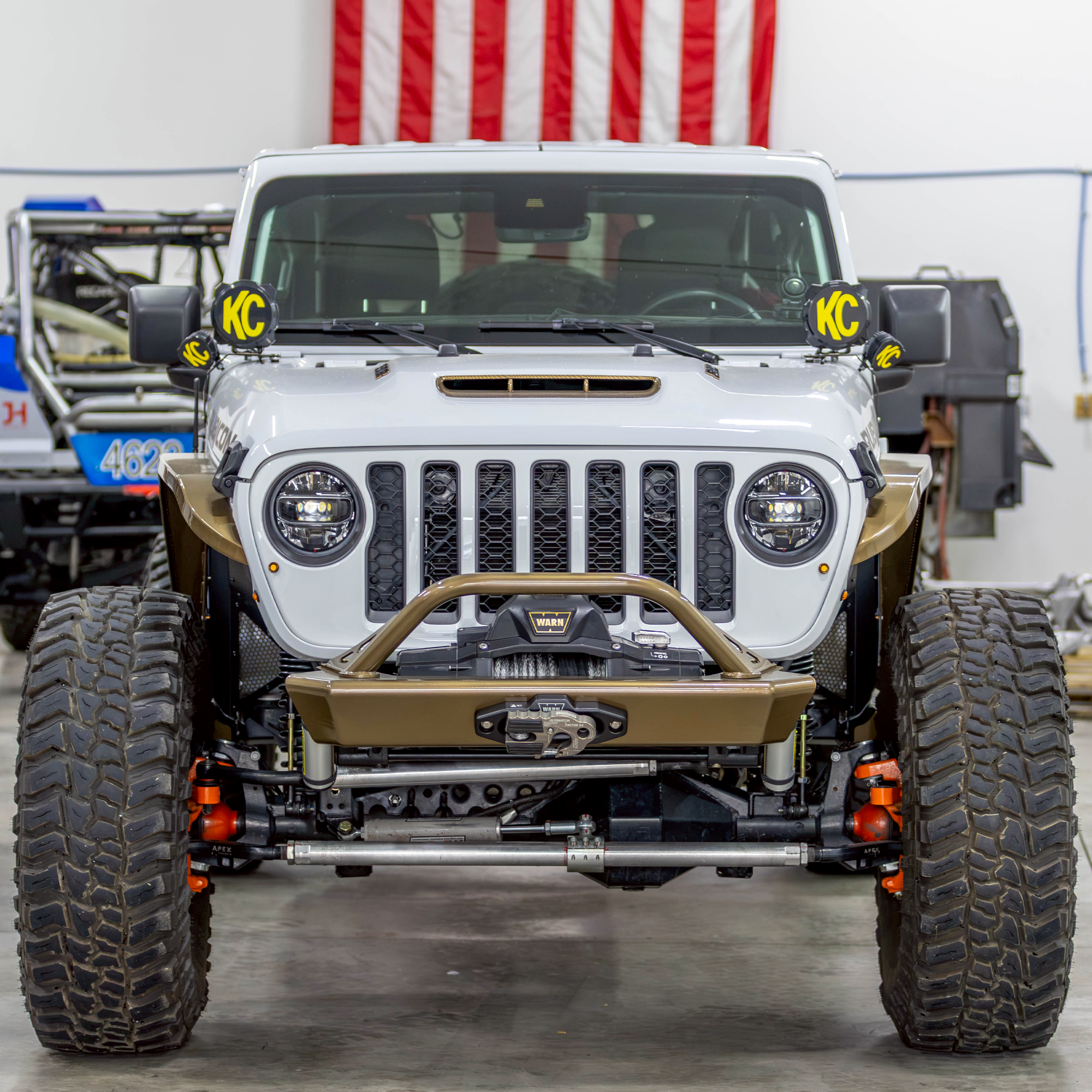 Raw aluminum Savvy Offroad highline fenders for Jeep JL and JT