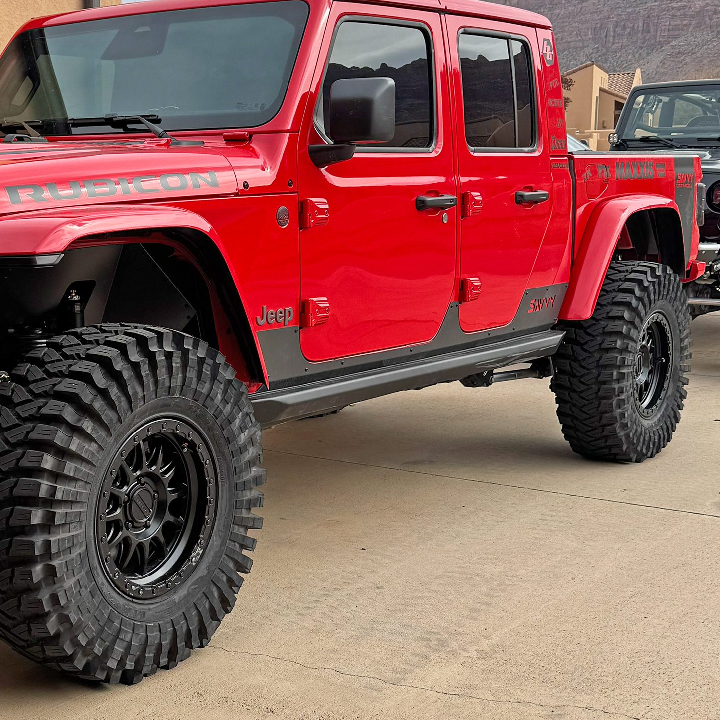 Savvy Offroad 6061 aluminum rocker armor trim kit with tape-on and bolt-on install options and high-clearance low-profile design on 2020–2026 Jeep Gladiator JT